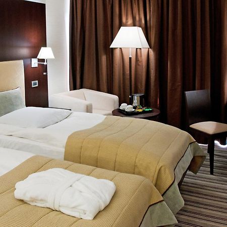 Premier Hotel Dnister Lviv Phòng bức ảnh