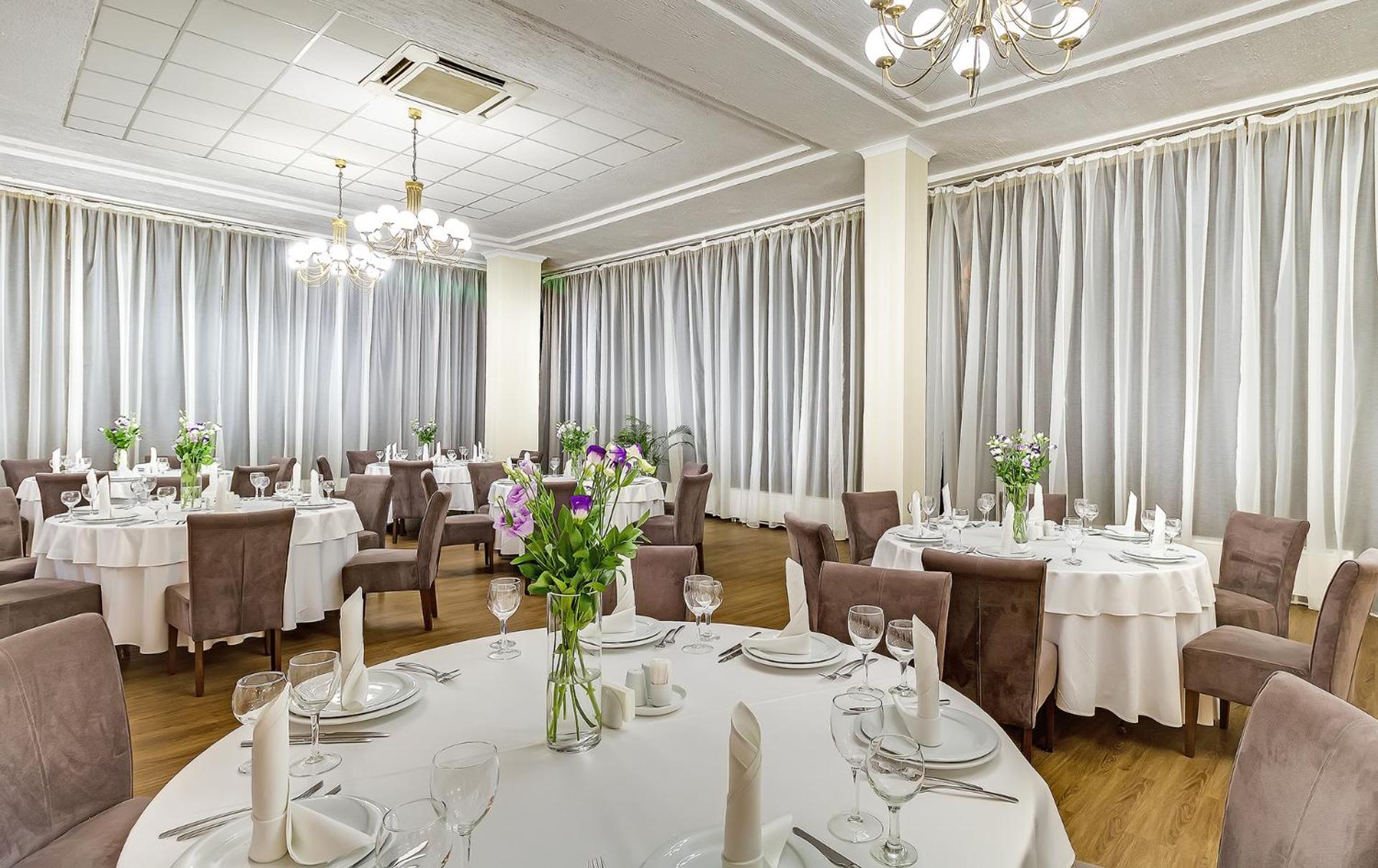 Premier Hotel Dnister Lviv Ngoại thất bức ảnh