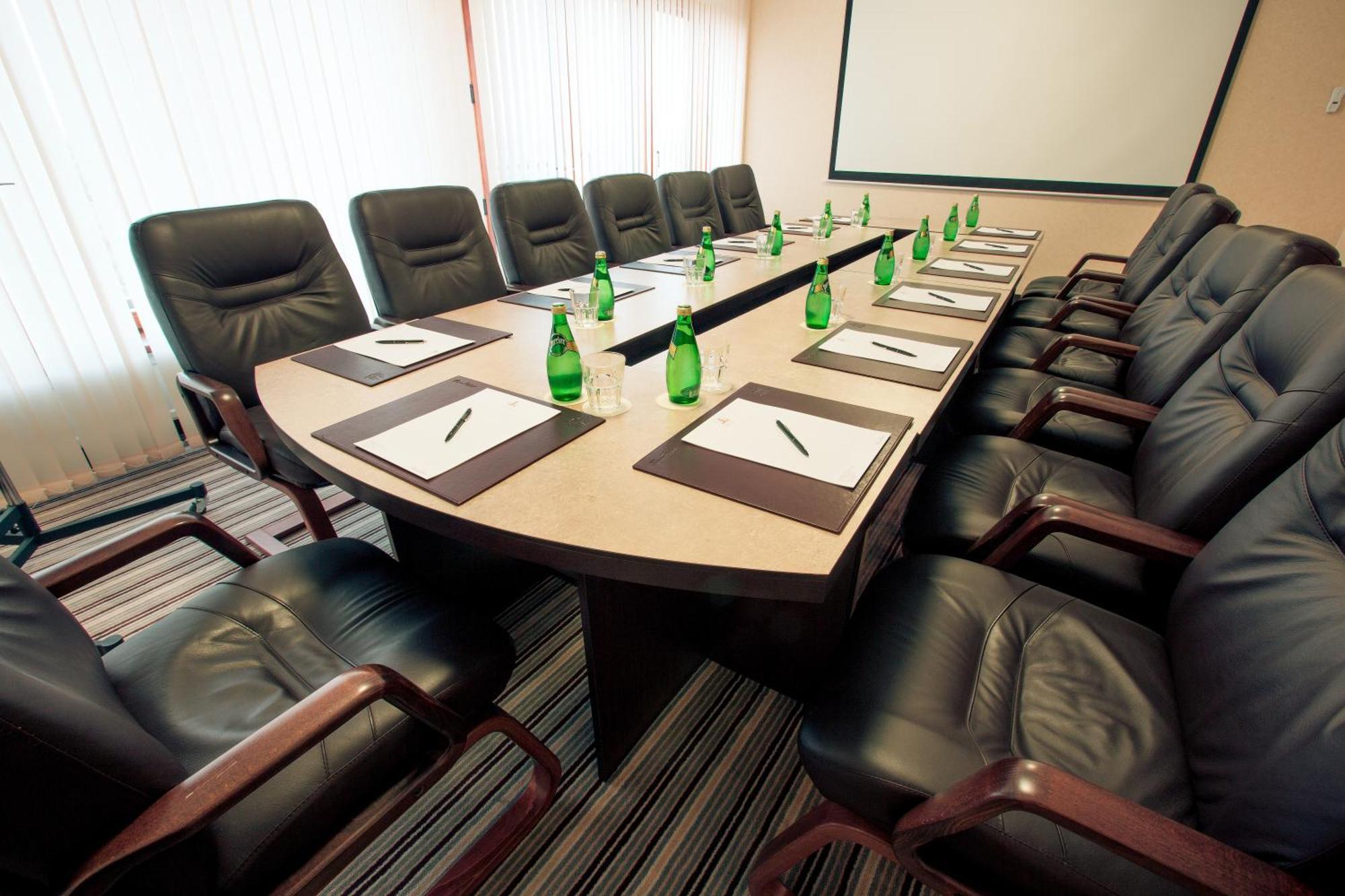 Premier Hotel Dnister Lviv Ngoại thất bức ảnh