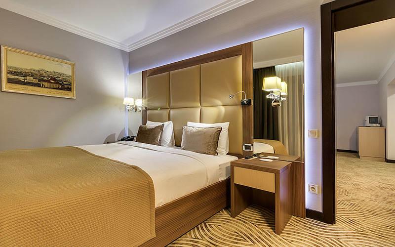 Premier Hotel Dnister Lviv Ngoại thất bức ảnh