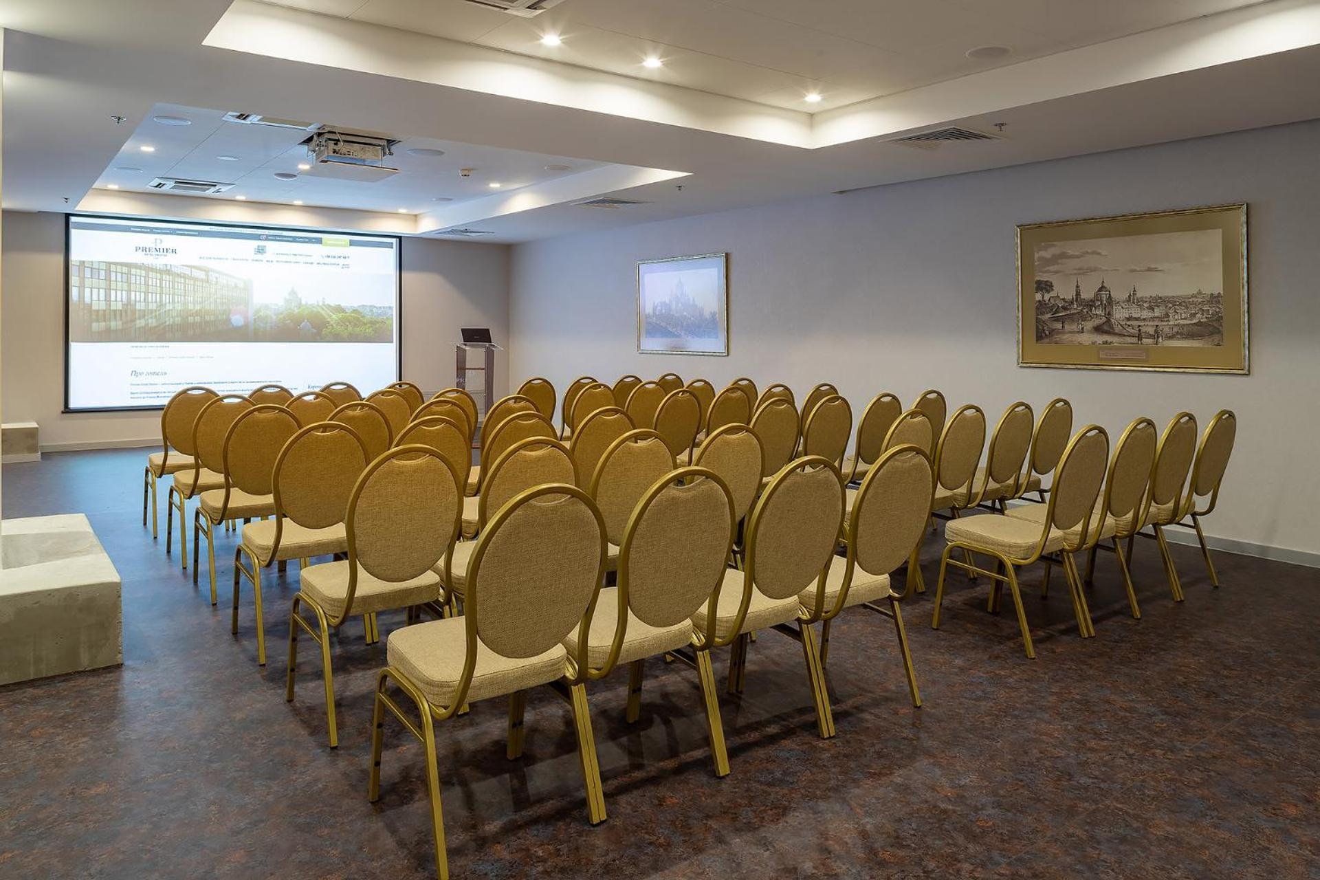 Premier Hotel Dnister Lviv Ngoại thất bức ảnh