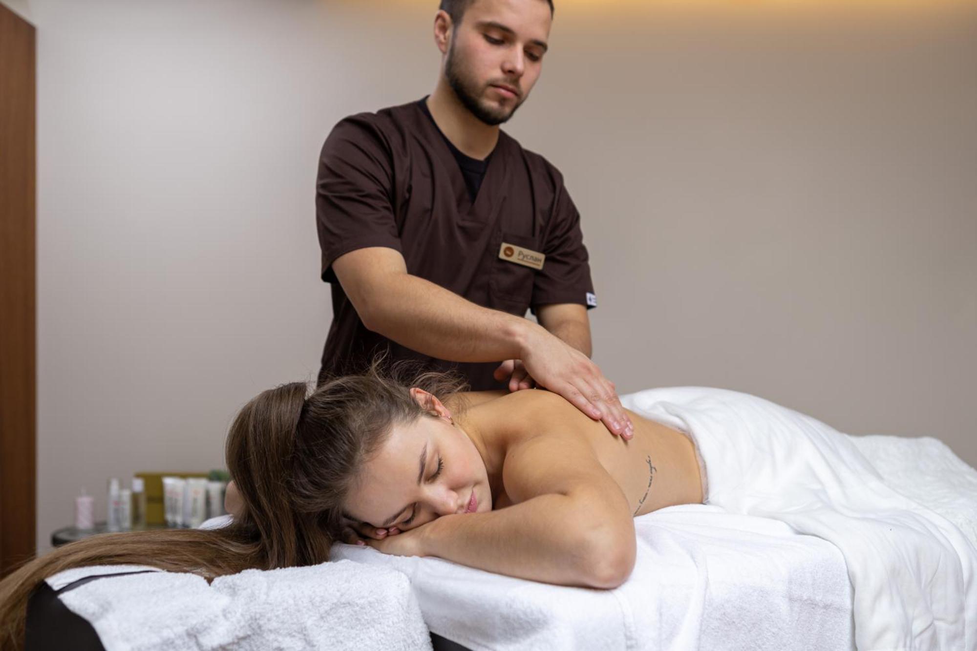 Premier Hotel Dnister Lviv Ngoại thất bức ảnh