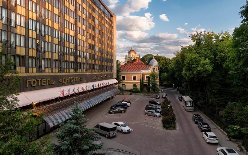 Premier Hotel Dnister Lviv Ngoại thất bức ảnh