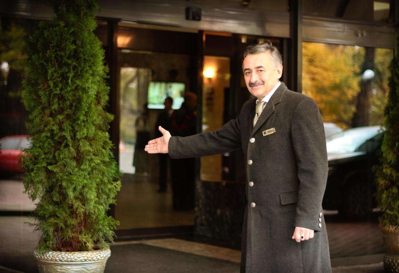 Premier Hotel Dnister Lviv Ngoại thất bức ảnh